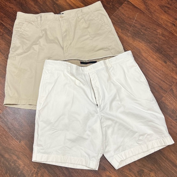 Roundtree & York, Austin Denim co. 2 Pairs of size 42 or 3X mens shorts Guc - Picture 1 of 12